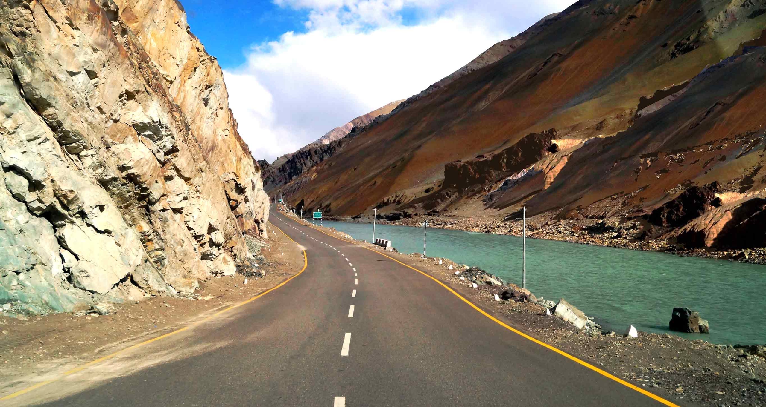 Delhi to Leh Via Manali Popular Stops for Food