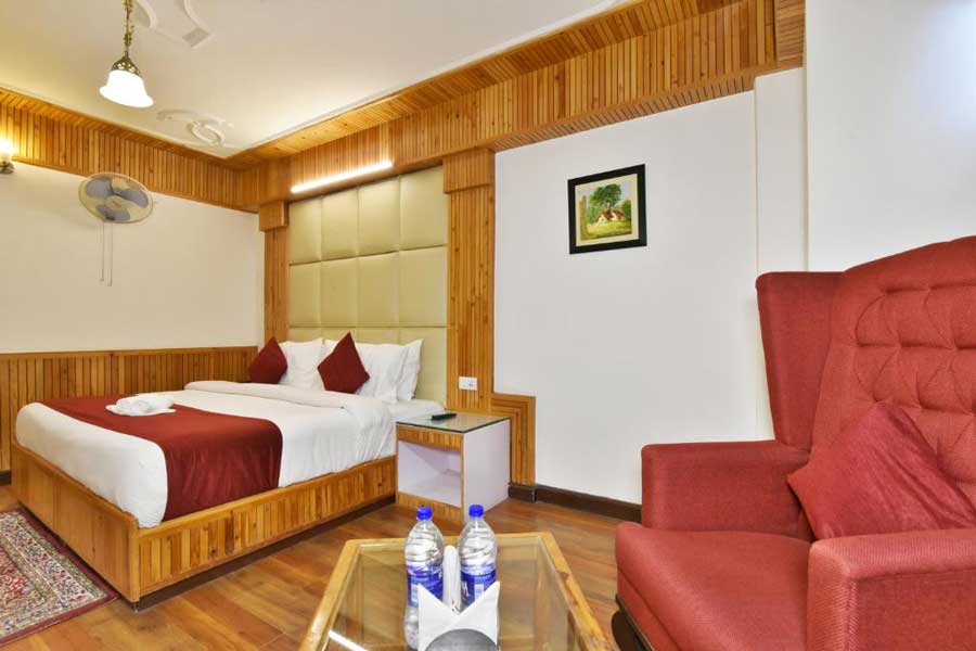 Hotel Himgiri