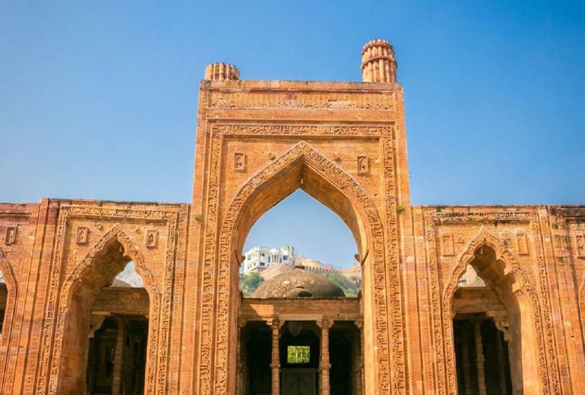 Adhai Din ka Jhonpra
